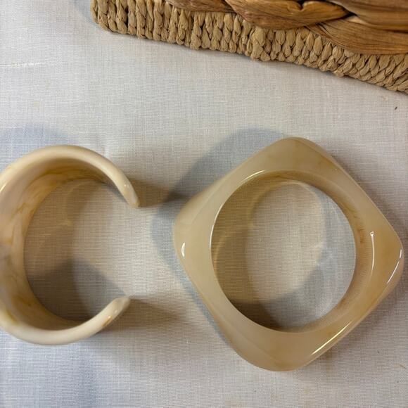 Set of 2 Acrylic Bracelets Square & Round Neutral Tone Boho Jewelry - Picture 2 of 7